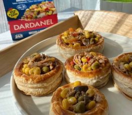 Dardanel Ton Salata Mısırlı Milföy Çanağında